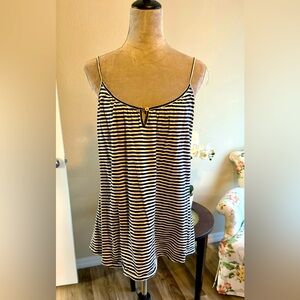 Old Navy summer top size large navy/white